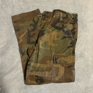 Men’s Cargo Camo Pants - M